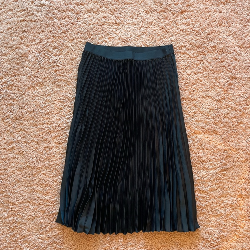 H&M Midi Pleated Skirt